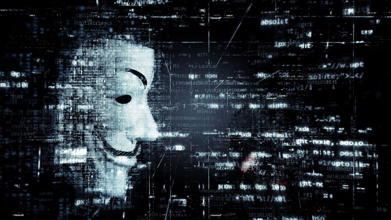 Due ex agenti segreti italiani arrestati per spionaggio: passavano informazioni classificate a potenze straniere